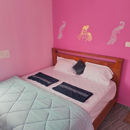 Supritha Homestay ฮัมปี ภายนอก รูปภาพ