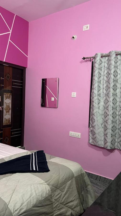 Supritha Homestay ฮัมปี ภายนอก รูปภาพ