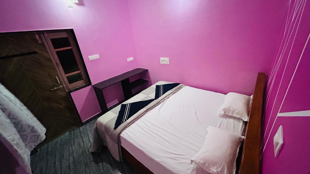 Supritha Homestay ฮัมปี ภายนอก รูปภาพ